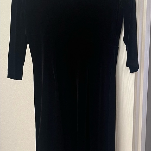 Black velvet dress - Picture 5 of 5